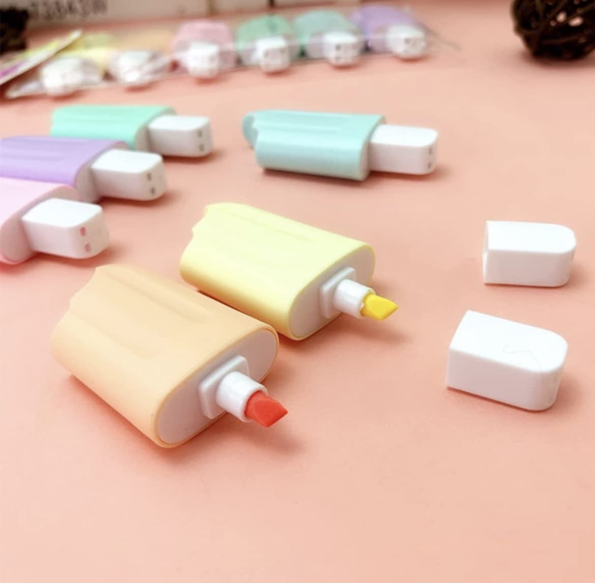 Find these fun and easy-to-use art markers and other kids' drawing supplies at Usmile Toys www.usmile.toys.